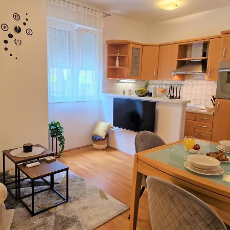 Ana - Apartment *