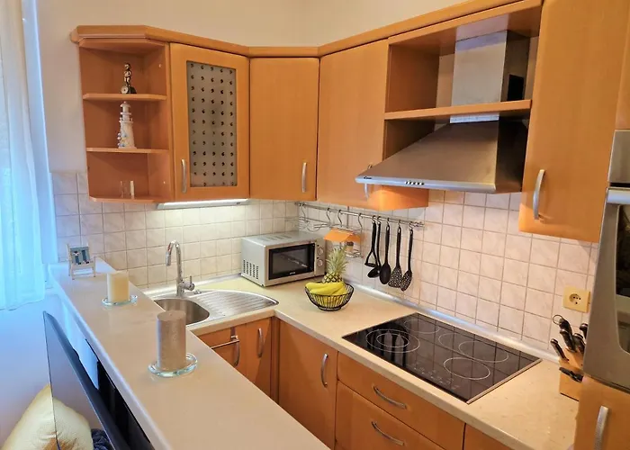 Ana - * Ντουμπρόβνικ