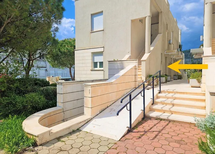 Ana - * Ντουμπρόβνικ